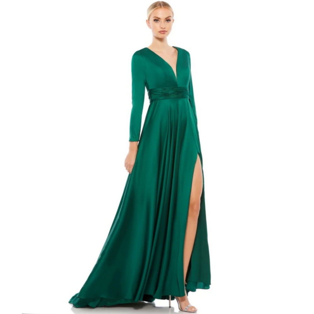 MAC DUGGAL Size 8 Long Sleeve Ruched Waist A-LINE Gown Dress